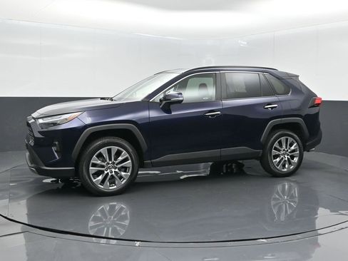 Used 2023 Toyota RAV4 Limited image 10