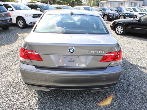 Used 2008 BMW 750i w/ Sport Pkg image 8
