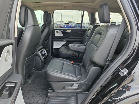 Used 2023 Lincoln Aviator Reserve w/ Equipment Group 201A image 14