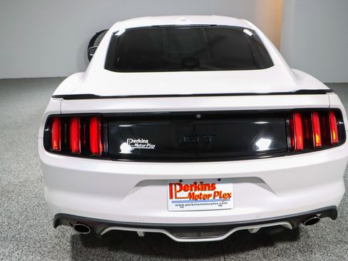 Used 2017 Ford Mustang GT Premium w/ Equipment Group 401A image 8