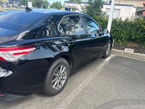 Used 2019 Toyota Camry LE FWD image 2