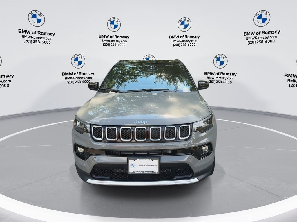Used 2024 Jeep Compass Limited AWD/4WD image 3