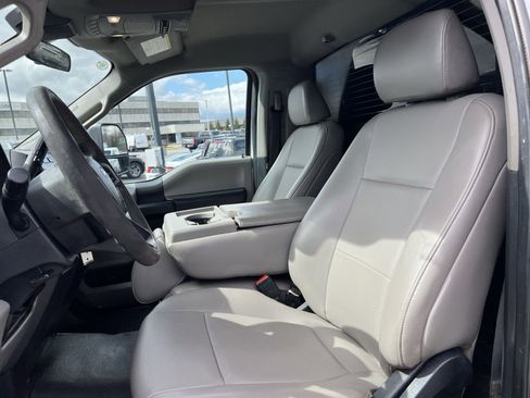 Used 2022 Ford F550 4x4 Regular Cab Super Duty image 13