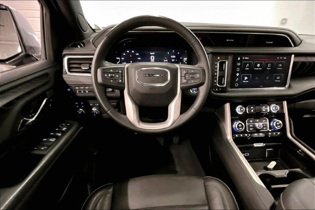 Used 2023 GMC Yukon Denali w/ Max Trailering Package AWD/4WD image 6
