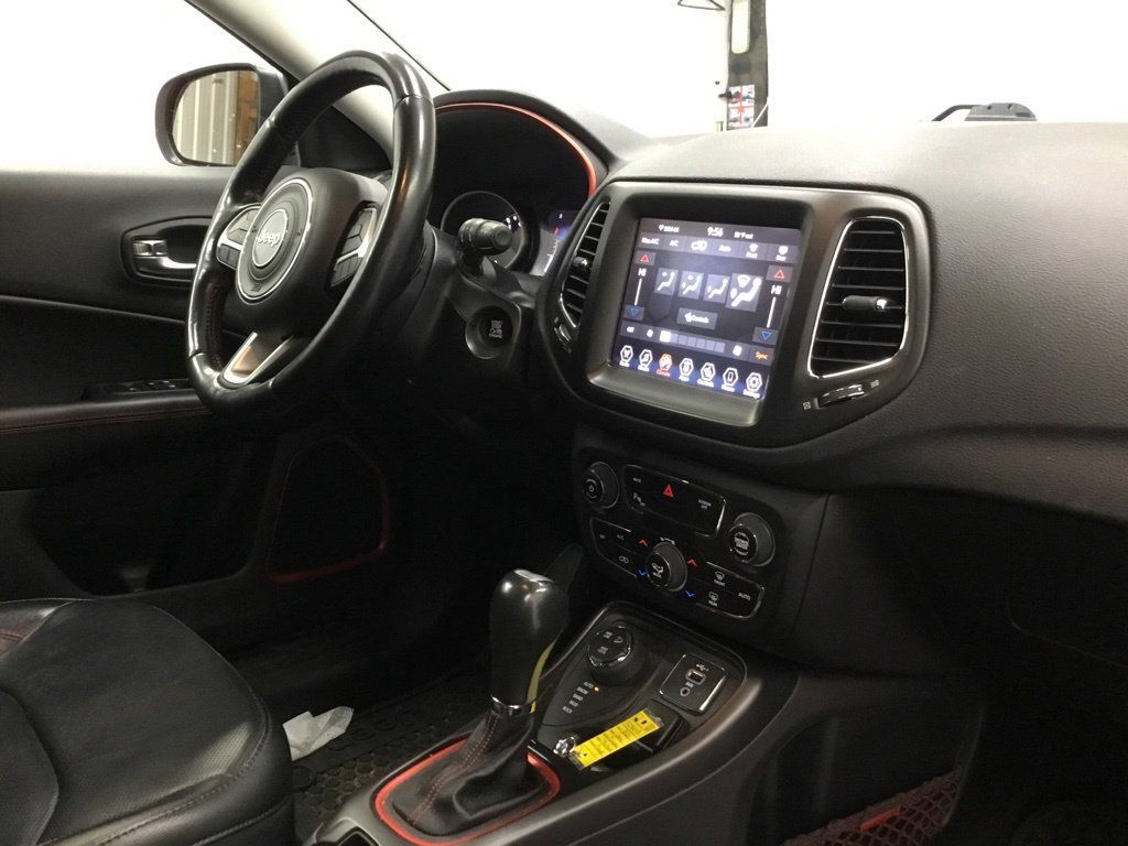 Used 2020 Jeep Compass Trailhawk w/ Leather Interior Group AWD/4WD image 25