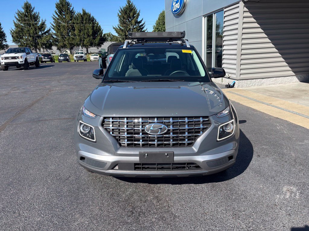 Used 2024 Hyundai Venue Limited FWD image 10