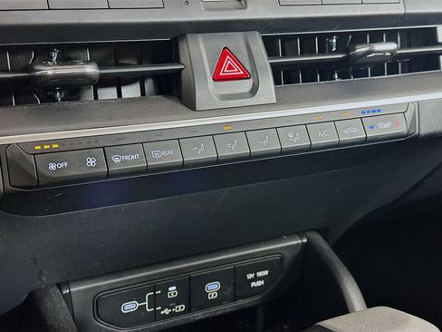 Used 2025 Kia K4 FWD image 23