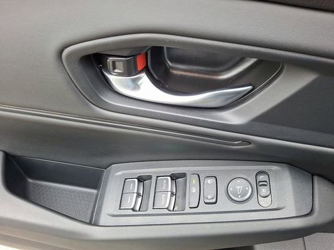 Used 2025 Honda Accord SE image 13