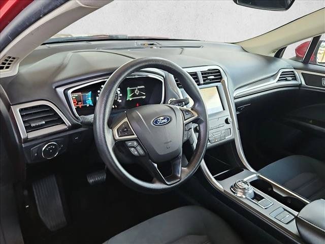Used 2020 Ford Fusion SE FWD image 10