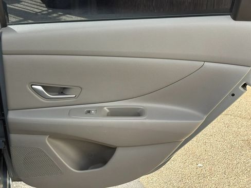 Used 2021 Hyundai Elantra SEL w/ Convenience Package FWD image 16
