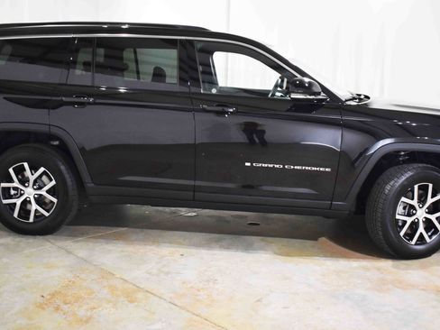 Used 2025 Jeep Grand Cherokee L Limited w/ Trailer Tow Package image 10
