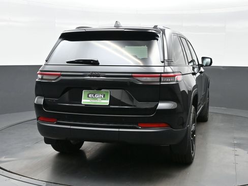New 2025 Jeep Grand Cherokee Altitude AWD/4WD image 5