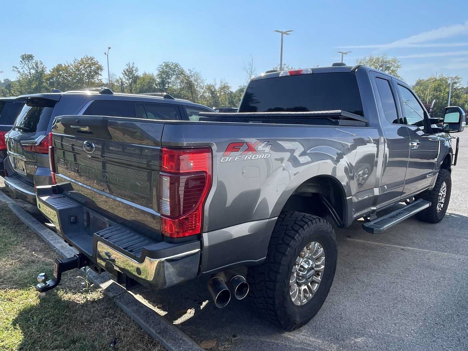 Used 2022 Ford F250 XLT w/ XLT Premium Package AWD/4WD image 6