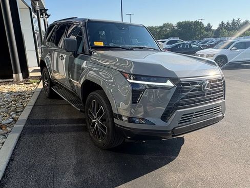Used 2025 Lexus GX 550 w/ Accessory Package (2T) AWD/4WD image 4