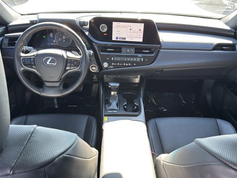 Used 2023 Lexus ES 300h w/ Premium Package image 10