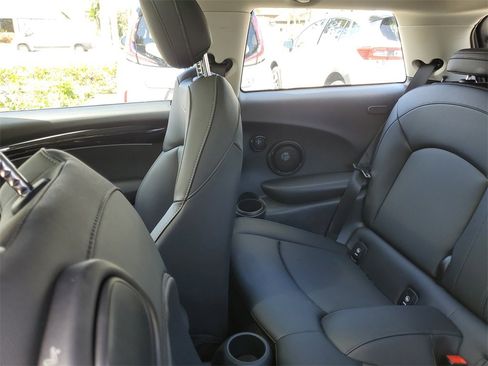 Used 2023 MINI Cooper SE image 11