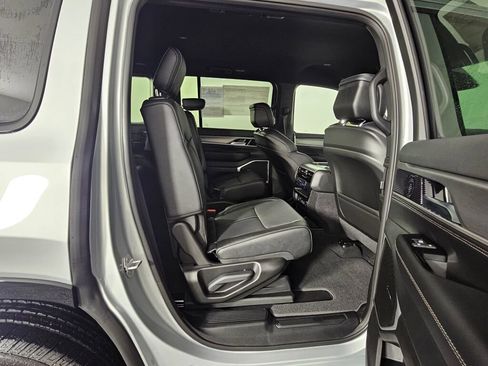 New 2026 Jeep Grand Wagoneer Limited AWD/4WD image 41