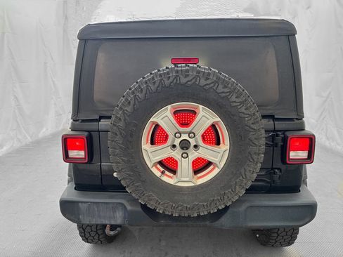 Used 2018 Jeep Wrangler Unlimited Sport S AWD/4WD image 5
