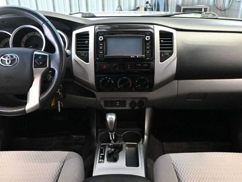 Used 2014 Toyota Tacoma PreRunner w/ SR5 Package RWD image 11