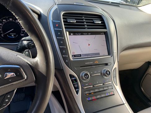 Used 2018 Lincoln MKX Reserve w/ Lincoln MKX Climate Package image 22