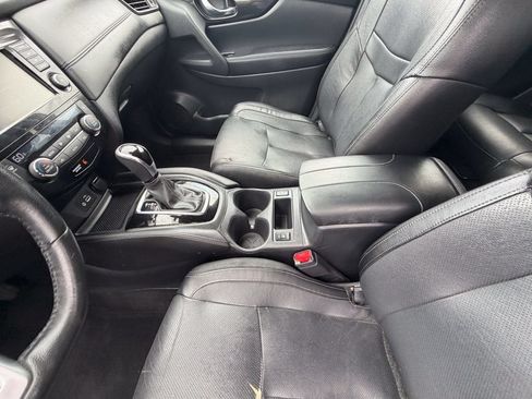 Used 2018 Nissan Rogue SL w/ Premium Package FWD image 18