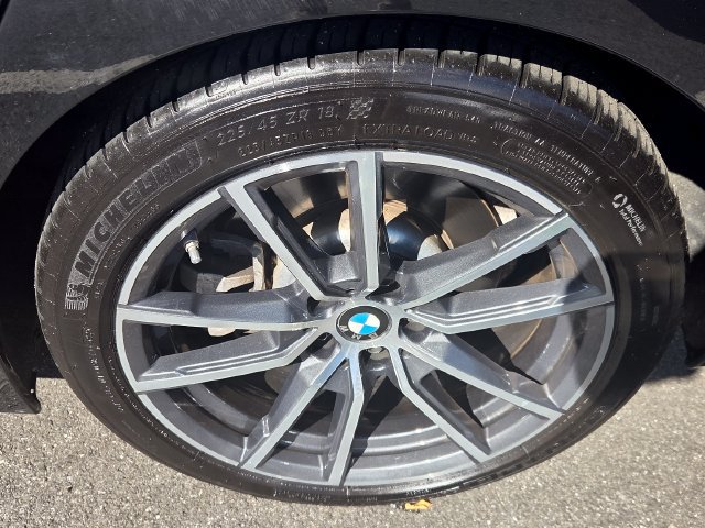 Certified 2022 BMW 330i xDrive Sedan w/ Premium Package AWD/4WD image 10