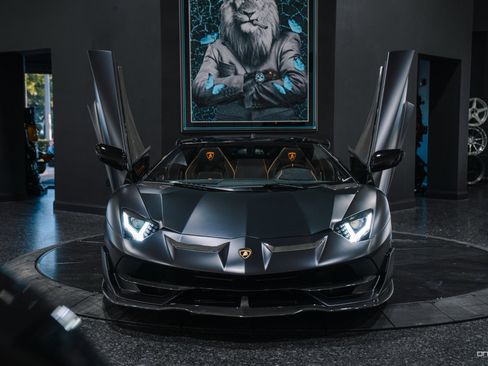 Used 2021 Lamborghini Aventador SVJ image 42