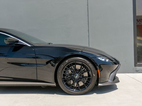 Used 2020 Aston Martin V8 Vantage Coupe RWD image 31