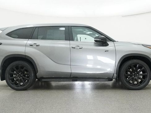 New 2026 Toyota Highlander XLE AWD/4WD image 13
