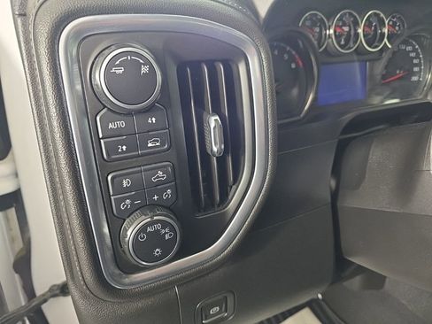 Used 2019 Chevrolet Silverado 1500 RST image 14