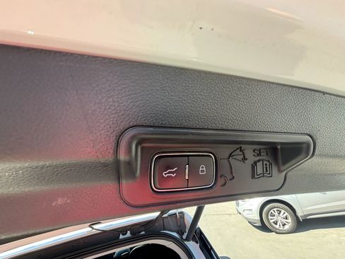 Used 2021 Ford Explorer XLT w/ Equipment Group 202A image 25