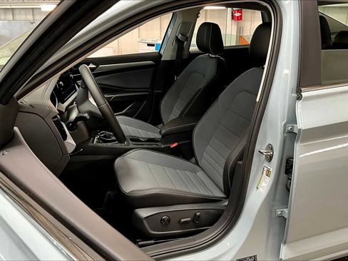 New 2025 Volkswagen Jetta SE image 11