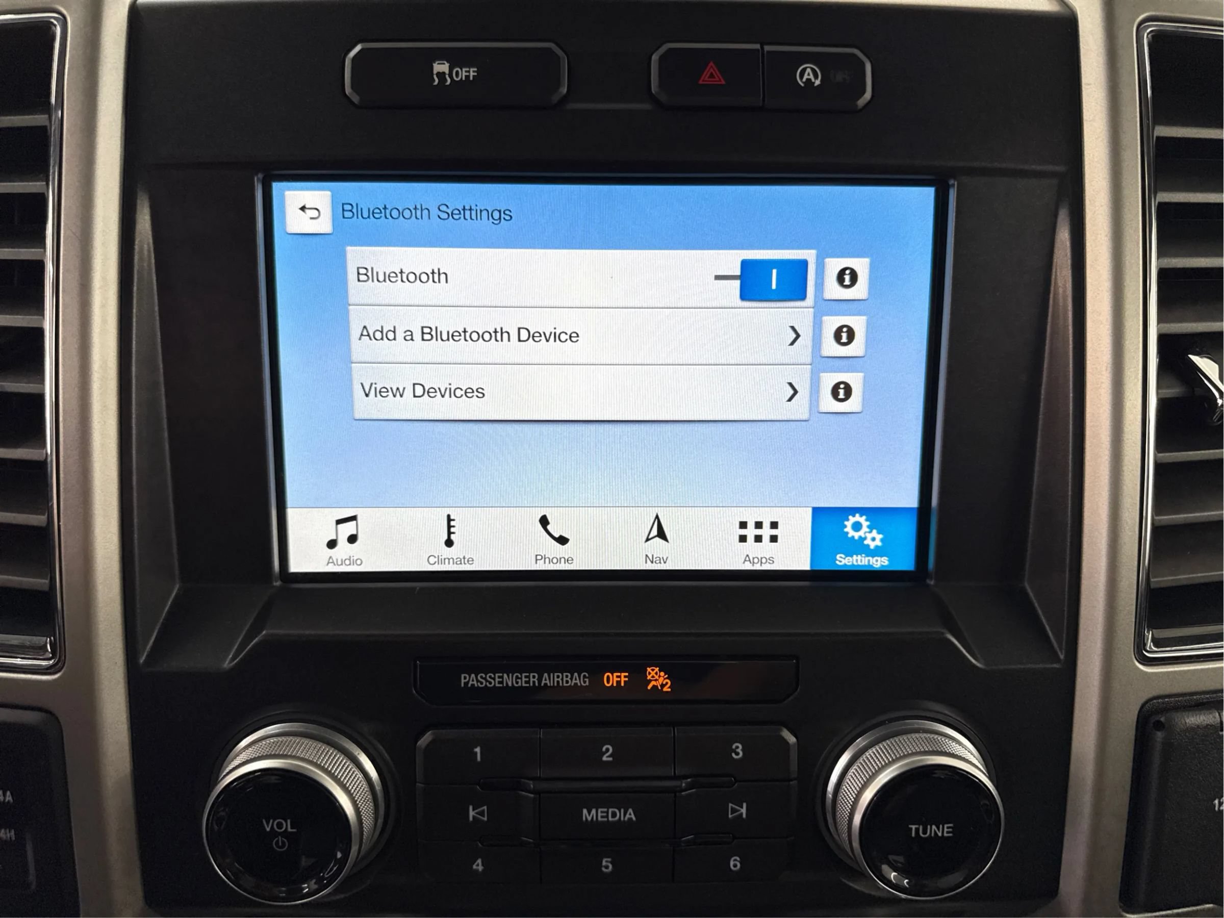Used 2018 Ford F150 Lariat w/ Equipment Group 502A Luxury AWD/4WD image 45