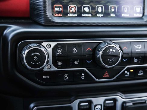 Used 2021 Jeep Wrangler Unlimited Rubicon AWD/4WD image 43