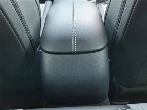 Used 2024 Ford Mustang Convertible RWD image 17