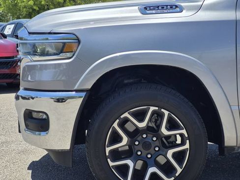Used 2025 RAM 1500 Laramie AWD/4WD image 6