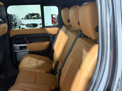 Used 2023 Land Rover Defender 130 SE AWD/4WD image 57