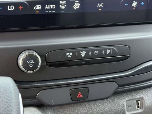 New 2026 Ford Transit 250 Low Roof w/ Load Area Protection Package image 15