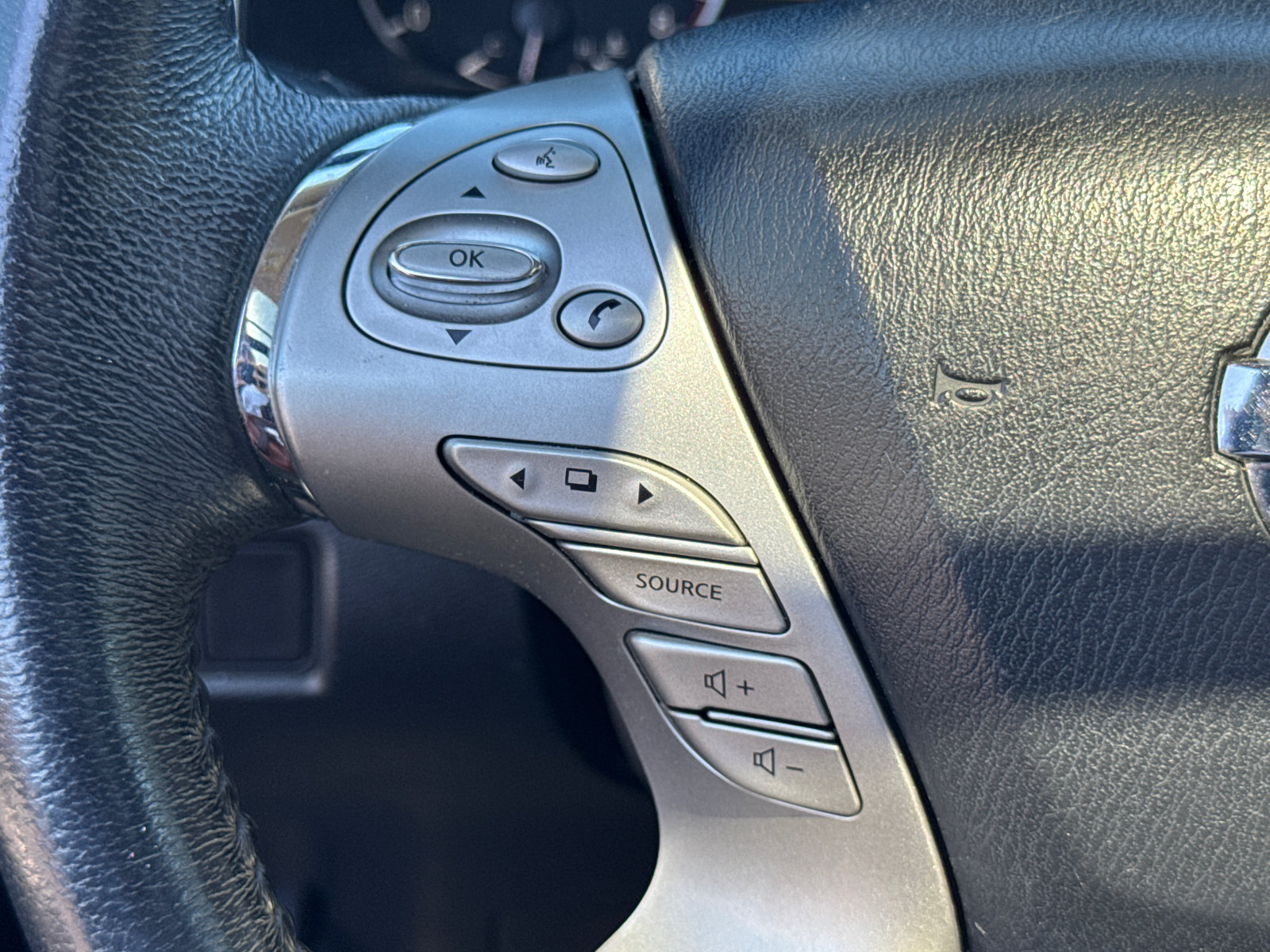 Used 2015 Nissan Murano SL w/ SL Technology Package FWD image 28