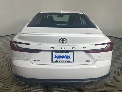 Used 2025 Toyota Camry SE FWD image 6