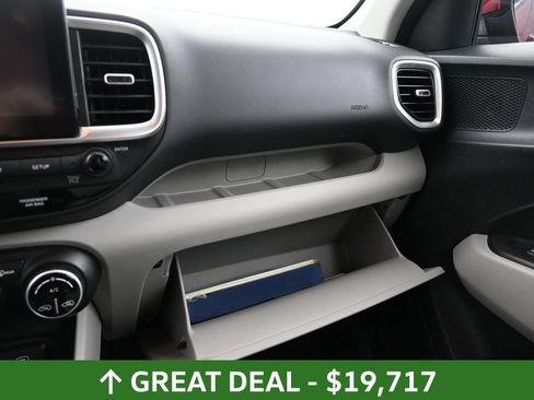 Used 2025 Hyundai Venue SEL FWD image 44