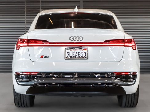 Used 2024 Audi Q8 e-tron Premium Plus image 15