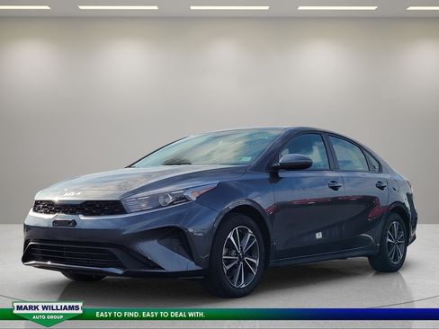 Used 2023 Kia Forte LXS FWD image 8
