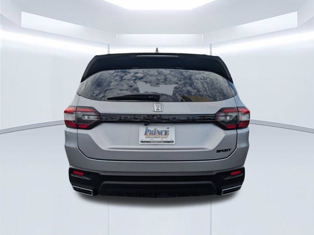 Used 2025 Honda Pilot Sport image 5