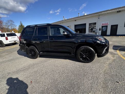 Used 2022 Lexus GX 460 image 7