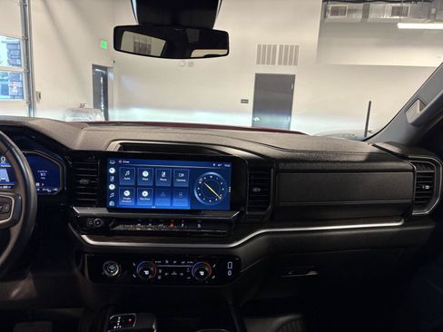 Used 2022 Chevrolet Silverado 1500 LT AWD/4WD image 17