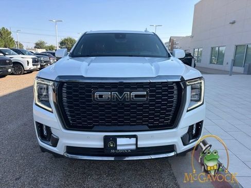 Used 2023 GMC Yukon Denali Ultimate w/ LPO, Floor Liner Package AWD/4WD image 2