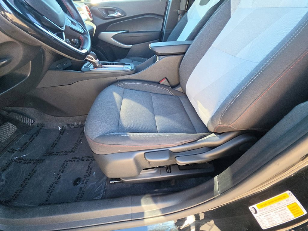 Used 2024 Chevrolet Trax RS w/ Driver Confidence Package FWD image 11
