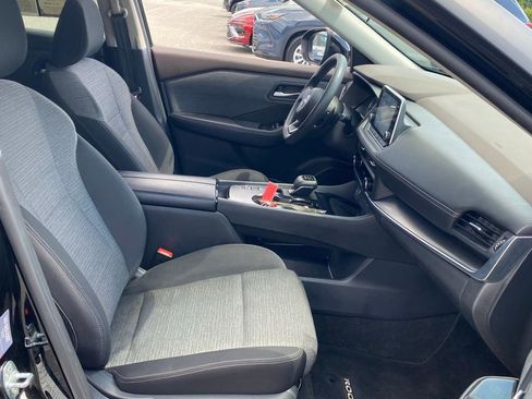 Used 2023 Nissan Rogue SV FWD image 16