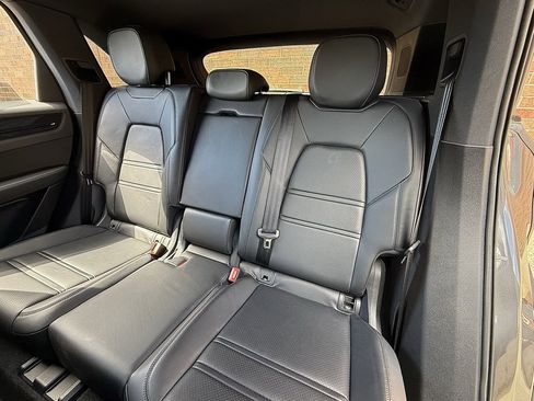 Certified 2023 Porsche Cayenne image 18